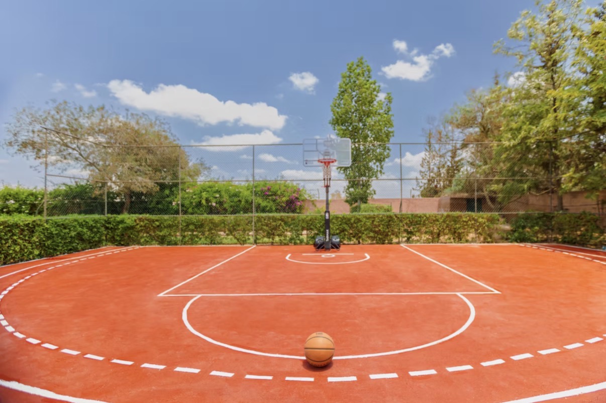 Terrain de basketball de Dar Layyina